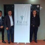 Docentes se reúnen con el presidente de la Comisión de Fomento y Desarrollo de la Colonia San Juan.